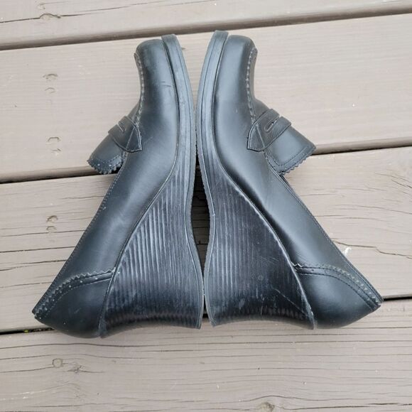 Vintage 90s y2k Black Faux Vegan Leather Wedge Heeled Brogue Punk Penny Loafers - Picture 2 of 9